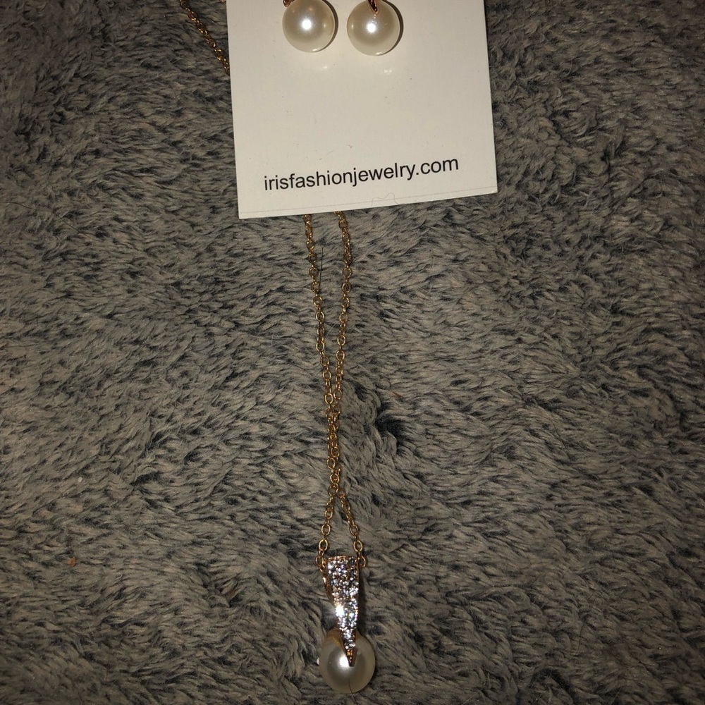 Gold and pearl necklace & earrings